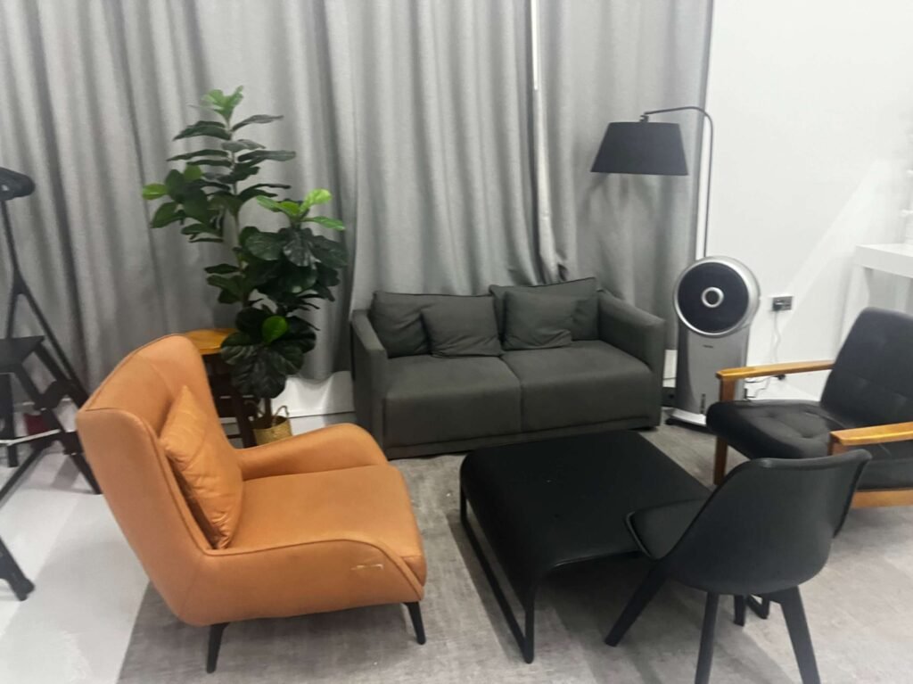 Mount Studio photo 3